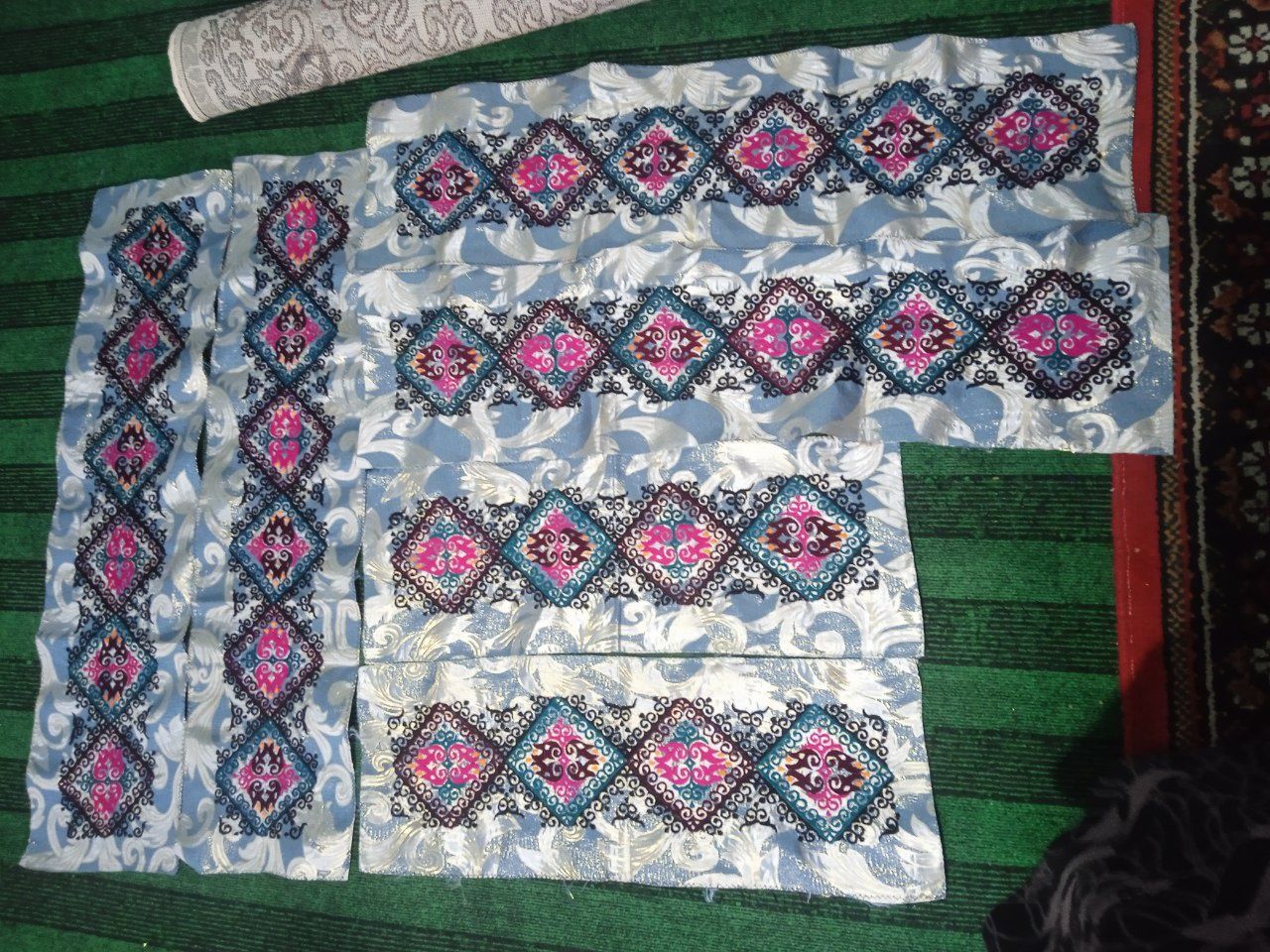 Kashta Xar xil kamplek yostiqlar