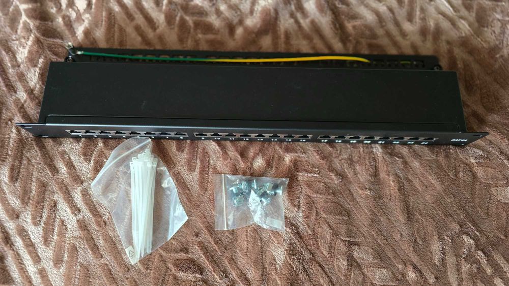 Vând 2 patch panel 1U 24xSTP cat 6a