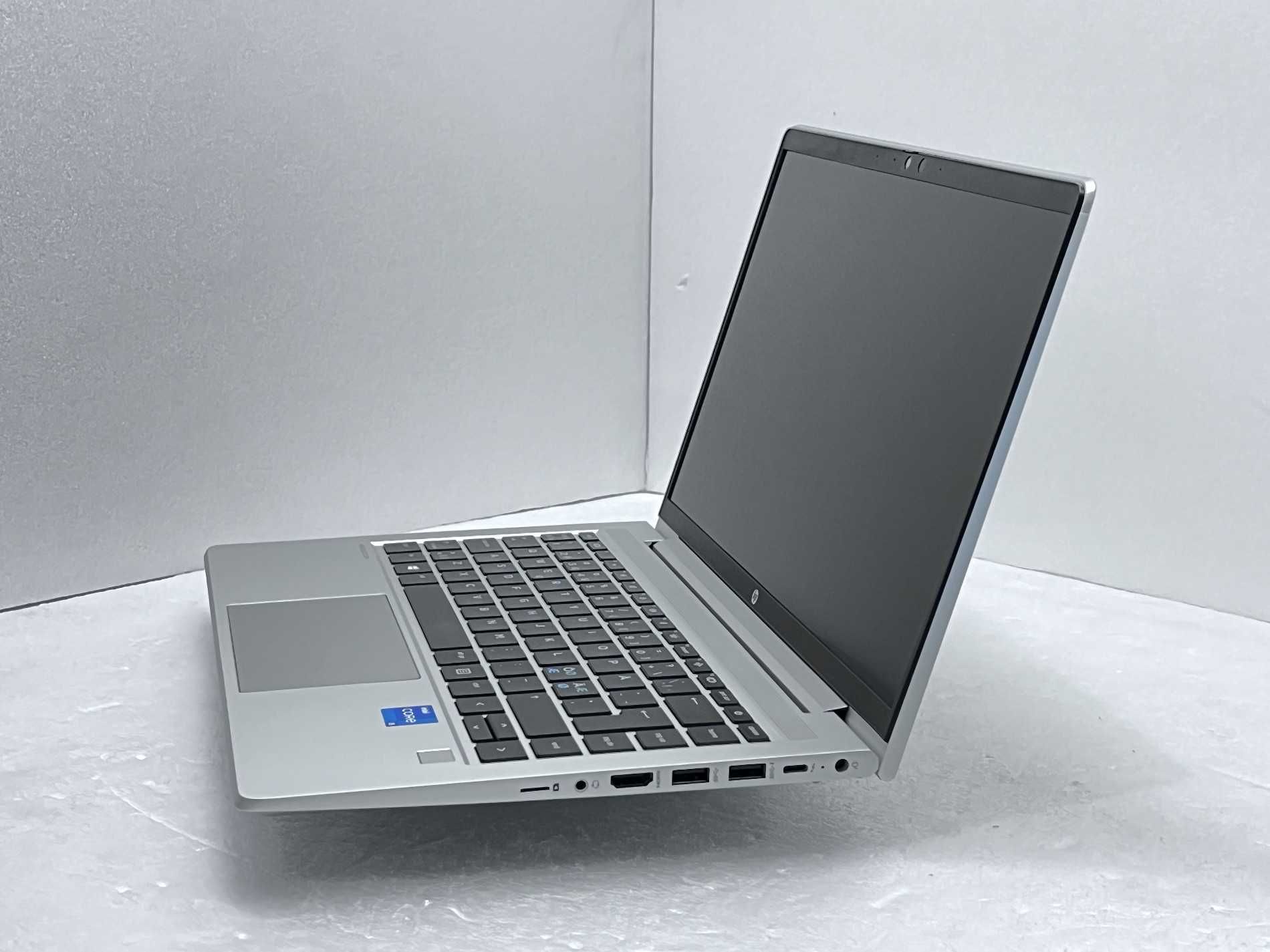 HP ProBook 640 G8 14" i5-1135G7 16GB 260GB /- > Като Нови
