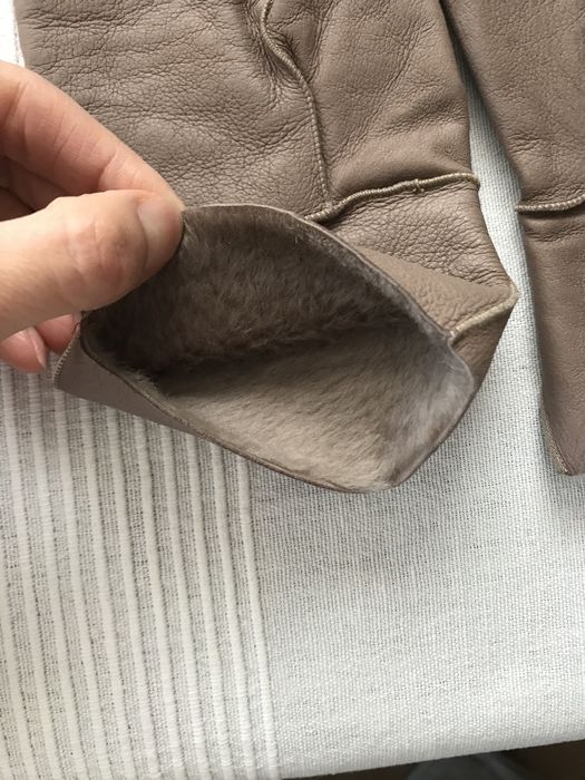 Manusi din piele naturala, 3 modele, pret intre 50 si 120 lei