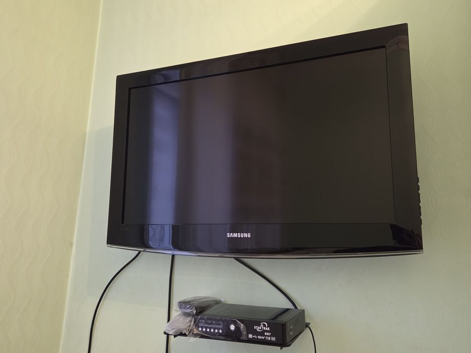Samsung LCD TV LA32A450C1