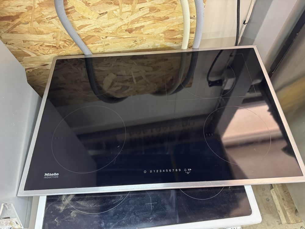 Индукционен плот Miele 75см широк КАТО НОВ Germany Гаранция