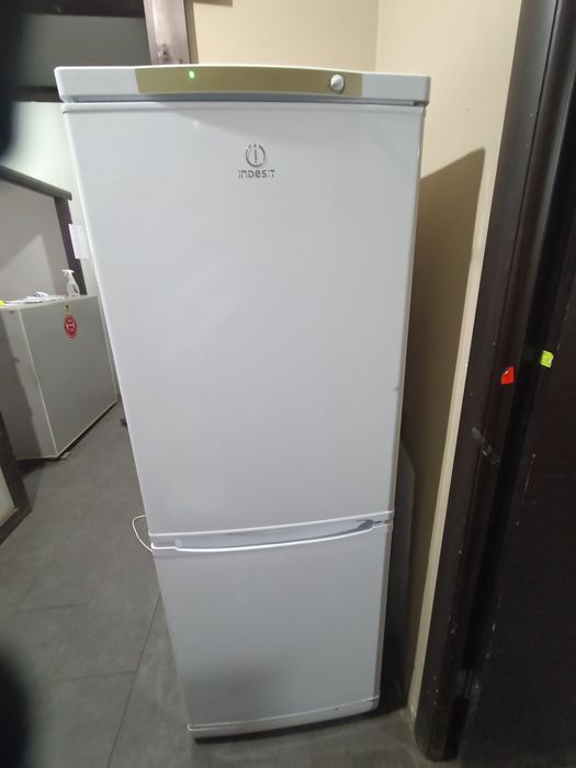 Продам холодильник Индезит
