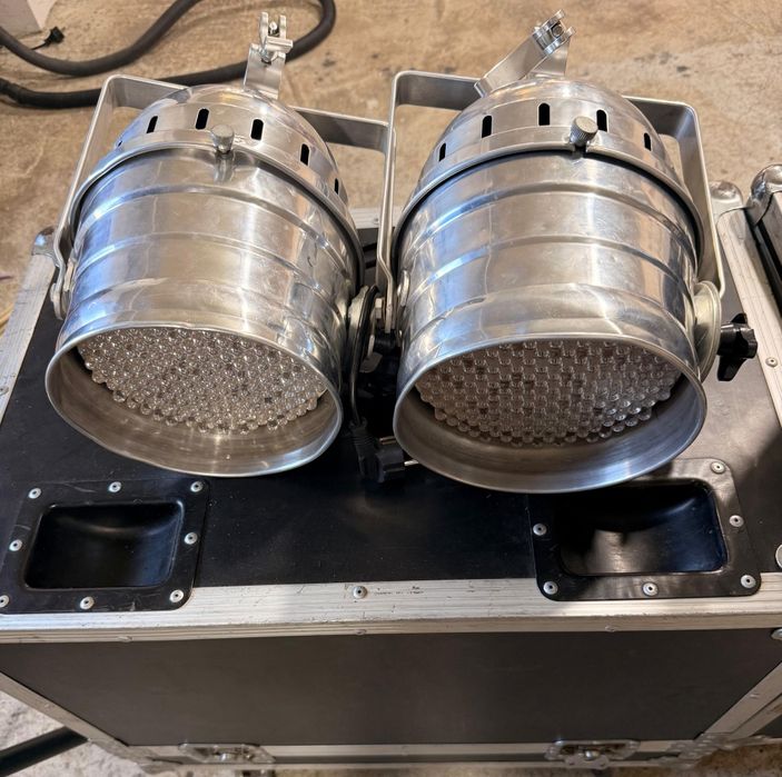 Vand 6 pari led puternice