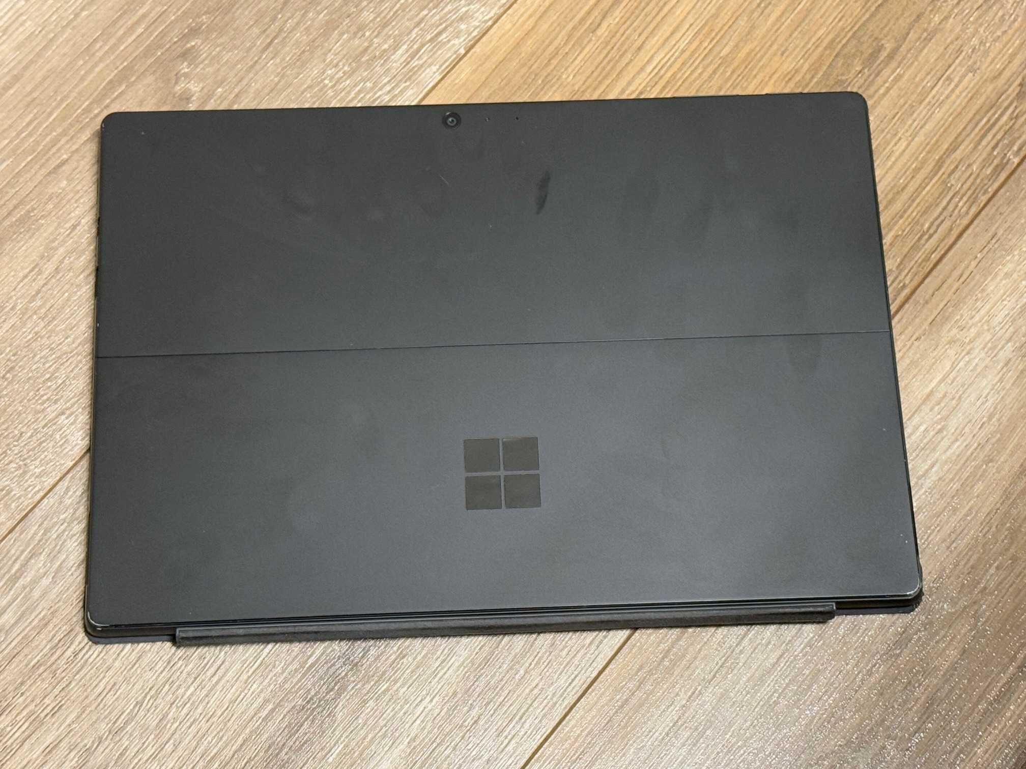 Microsoft Surface Pro 6 i5 8th/8RAM/256SSD черен цвят