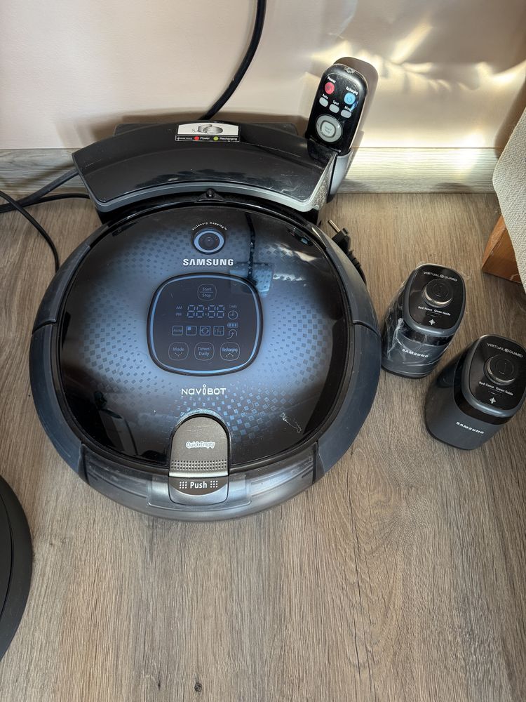 Робот Samsung NaviBot SR 8855
