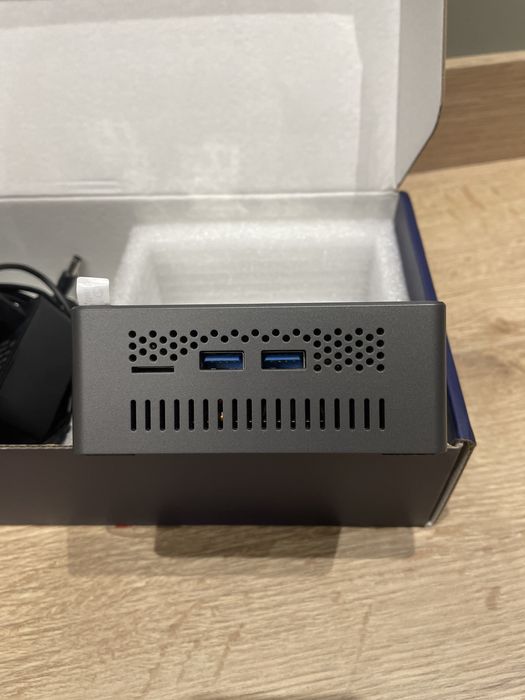 Малък преносим компютър BMAX B2 Pro Mini PC
