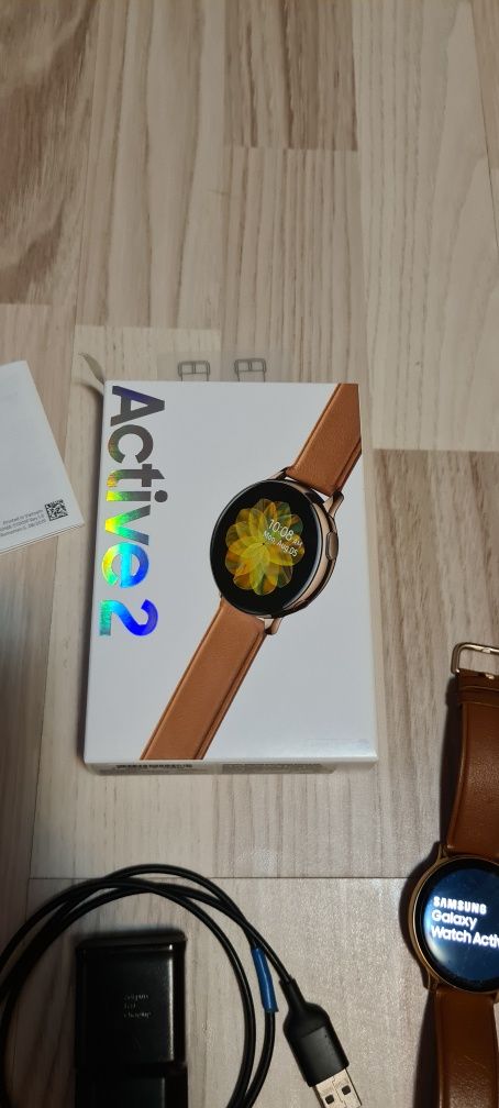 Ceas Samsung smartwatch active 2 gold