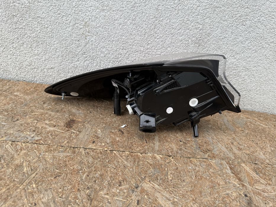 Stop lampa tripla aripa dreapta Ford Puma led Originala