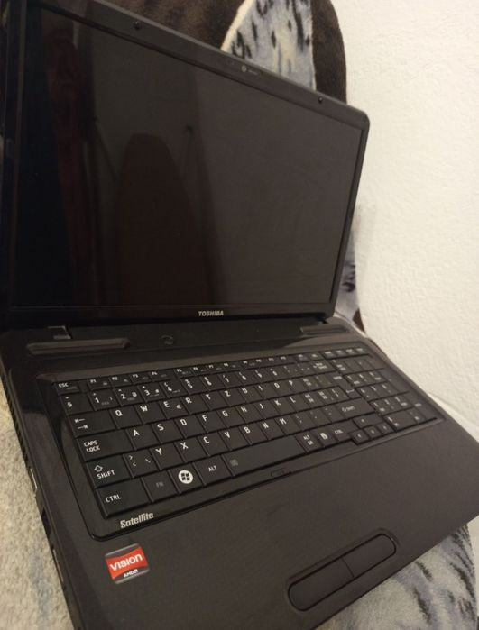 Laptop Toshiba 17инча 8gb рам