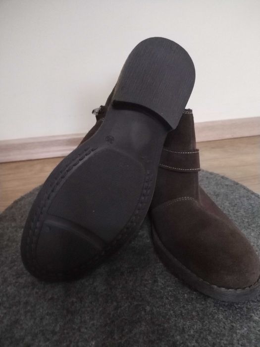 Botine din piele maro noi fara cutia originala.