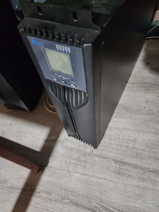 Бесперебойник smart ups 3квт,аккумулятор отдельно