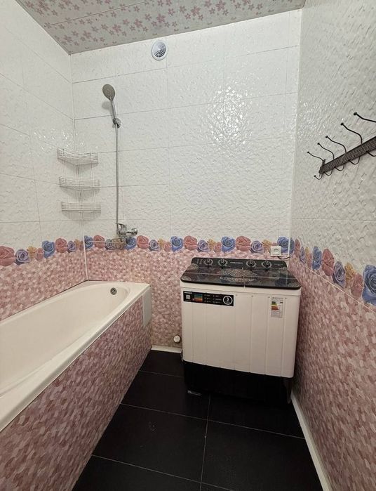 2 xonali kvartira sotiladi