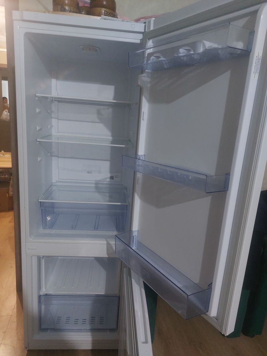 Продаётся холодильник ВЕКО.