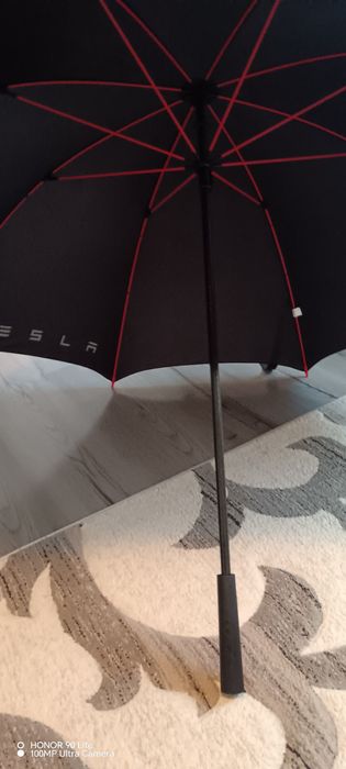 Tesla umbrelă nouă