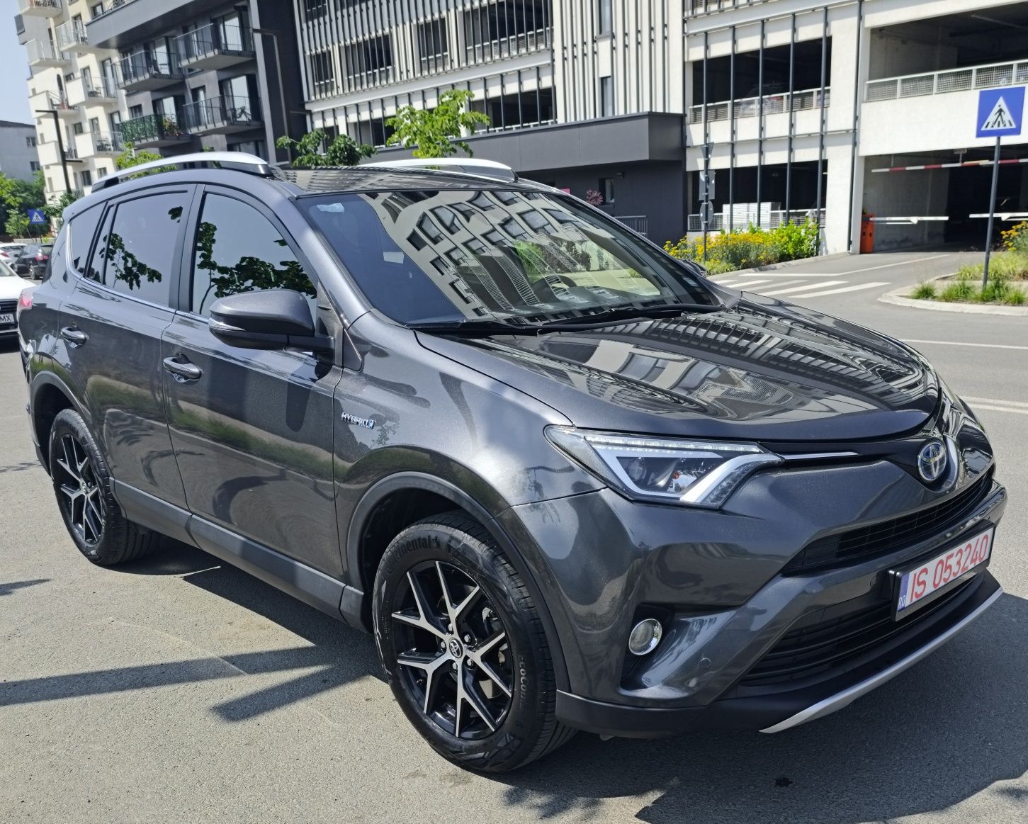 Toyota RAV4 hybrid 2017 4x4 garanție baterie piele + alcantara + led