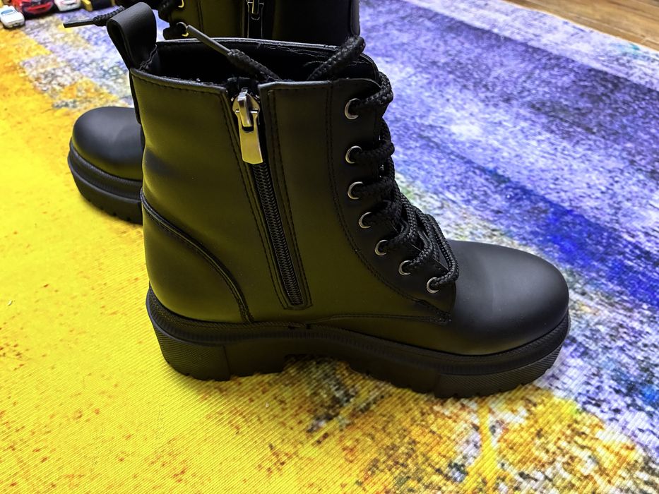 Ghete noi marimea 37