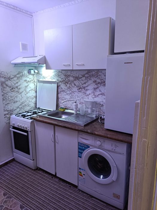 Primesc in gazda la apartament