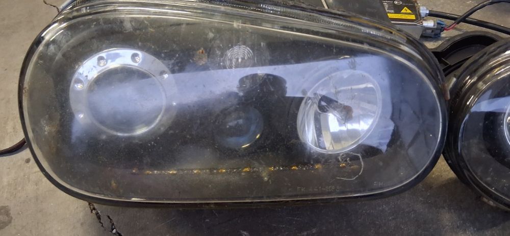 Vand faruri cu lupa faza scurta/lunga tenta neagra VW Golf 4