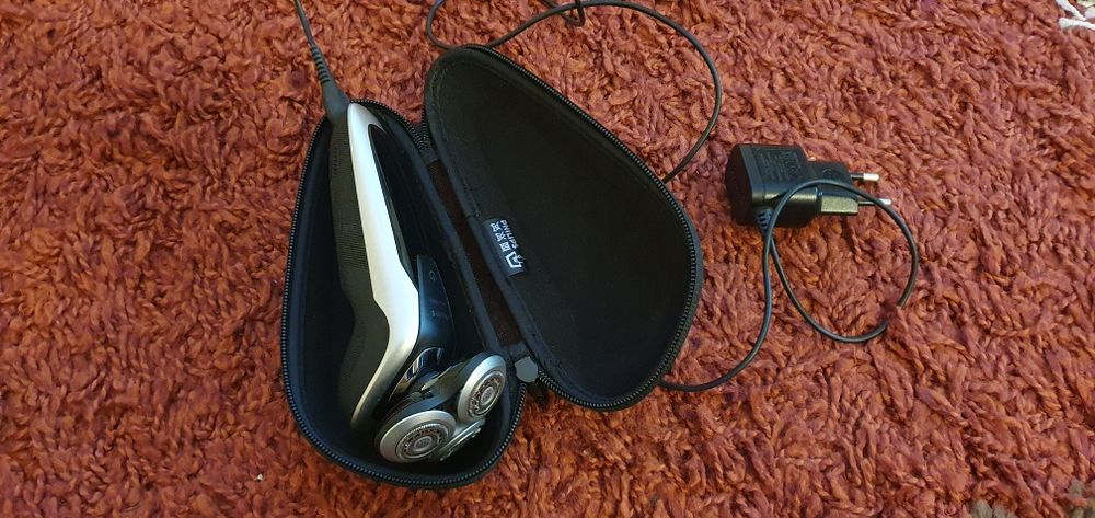 Shaver Phillips  în stare perfecta de funcționare aproape nou