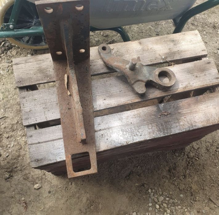 Suporți trompe tractor