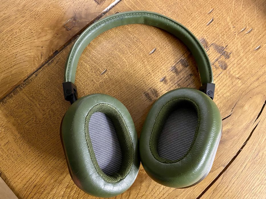 Casti audio Master and Dynamic