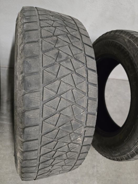 235/65/17 Bridgestone Blizzak DM-V2