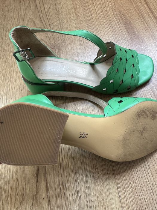 Дамски сандалети с ток 34 номер