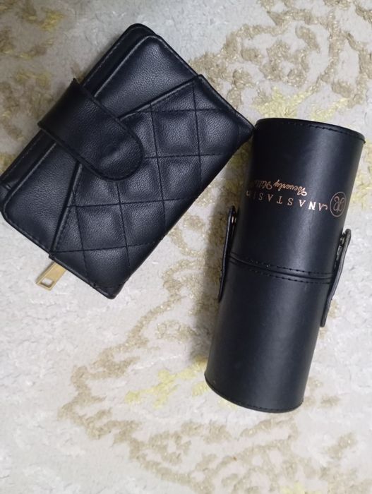 Кошелёк-карт холдер,и набор кистей