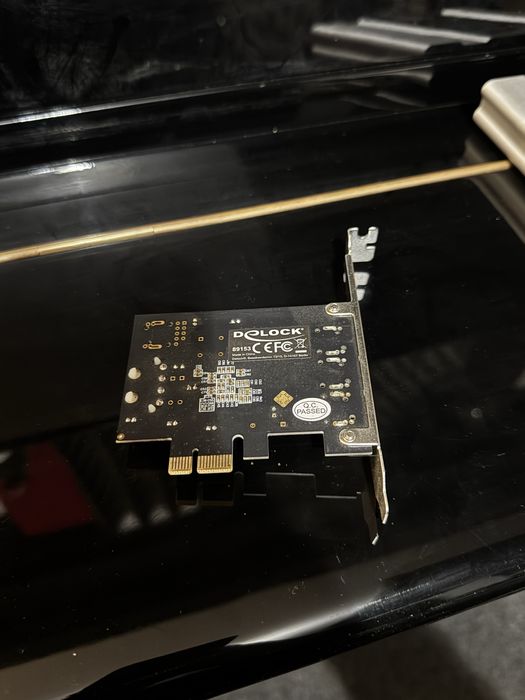 Vând UAD-2 Satellite Quad