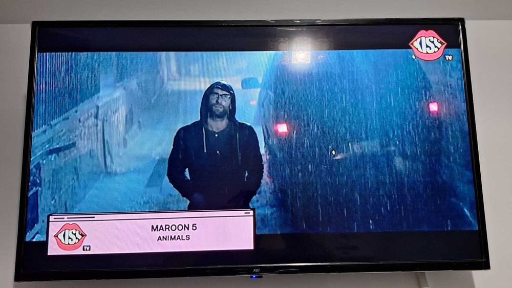 Televizor LED 100 cm Nou, Smart, HD