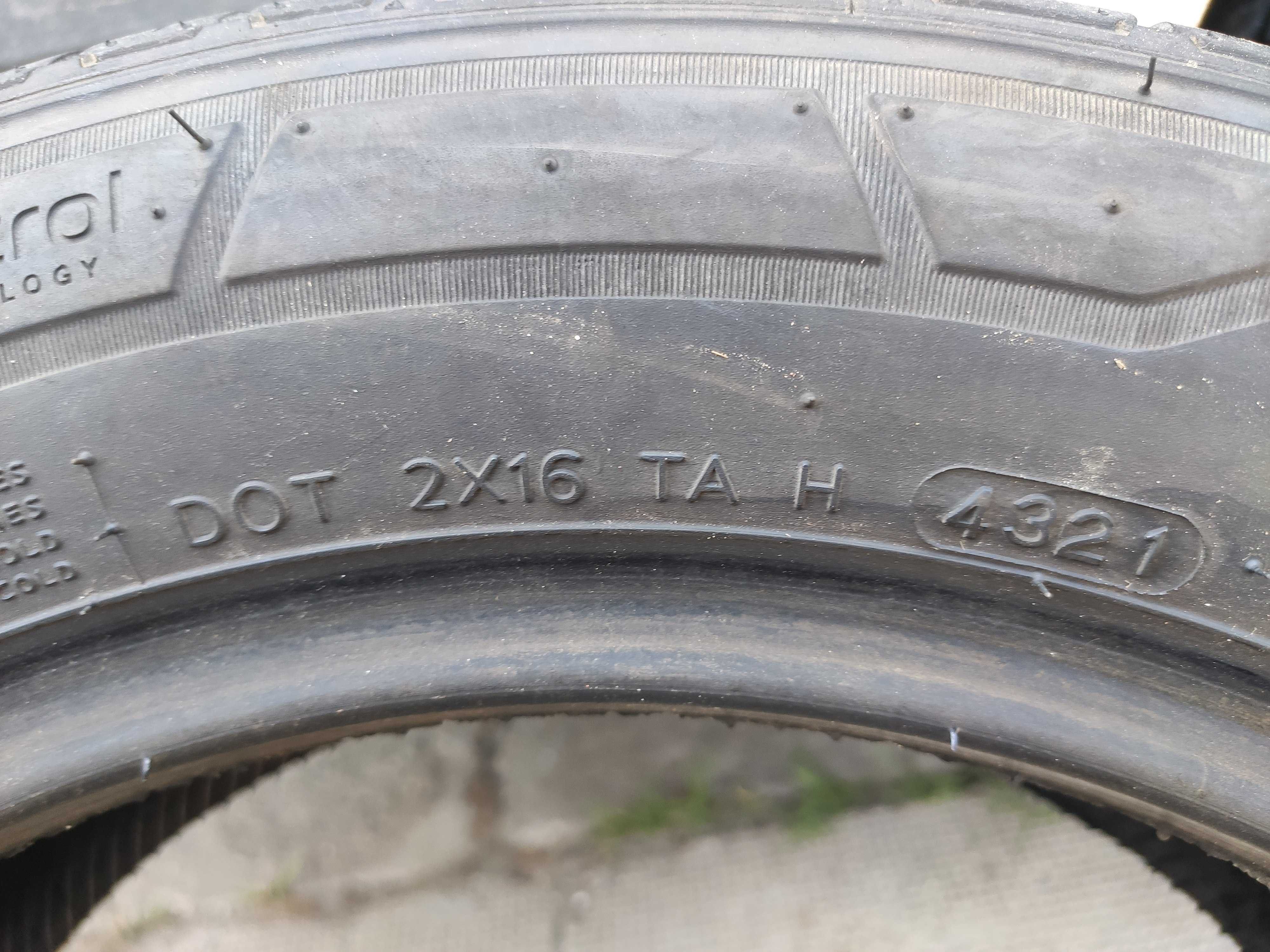 2бр Летни Гуми 195 60 16 С - Hankook - DOT 2021