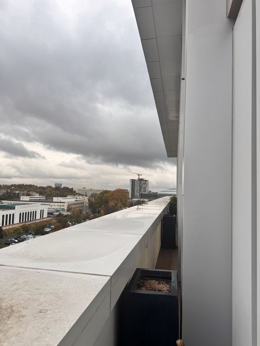 Nestone ofis sotiladi