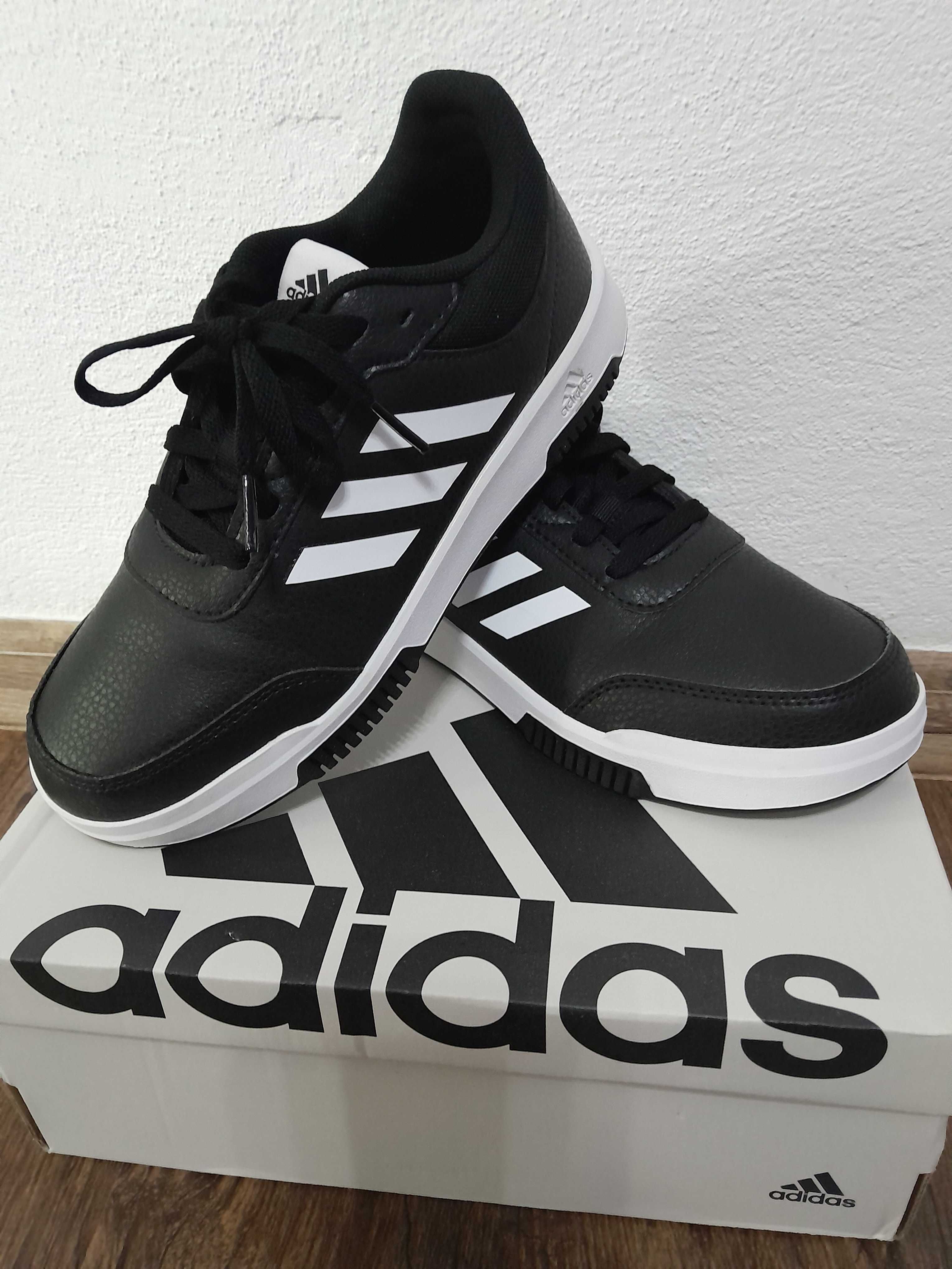 Adidasi adidas originali noi