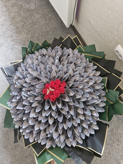 Buchet dolari plastic