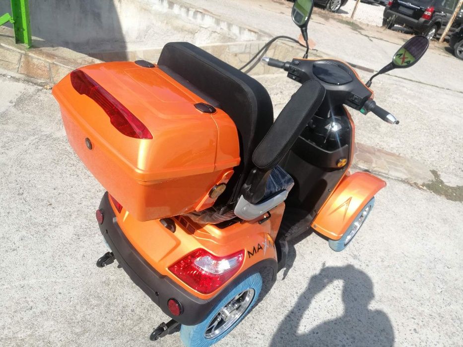 Едноместна Четириколка LUX Famouse 2023 MaXmotors
