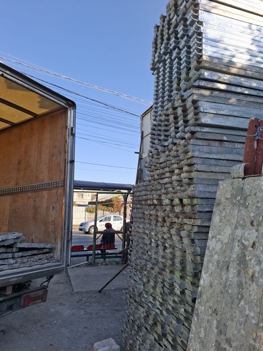 Închirez popii și schela metalica