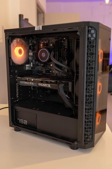 Sistem PC Gaming RTX 3070 Ryzen 7 5700x3D 32GB RAM 1.5 TB SSD Gold