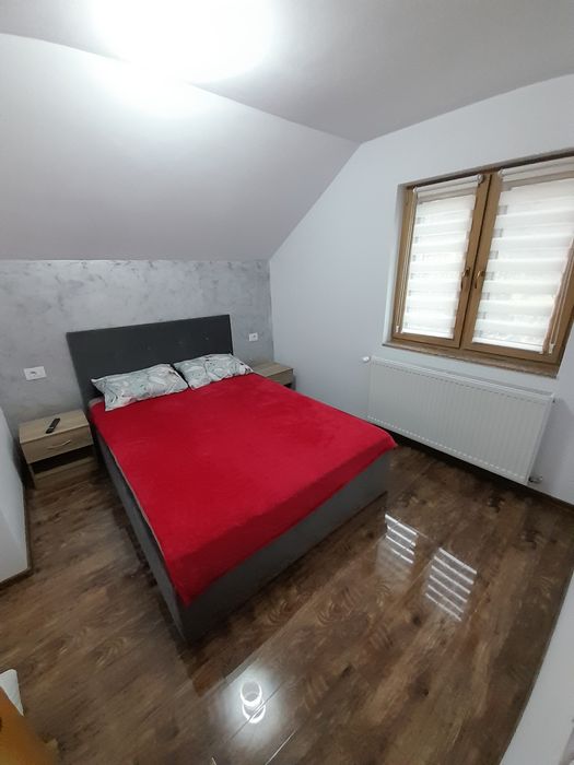 Inchiriez casa de vacanta