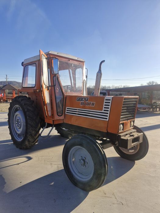 Tractor Fiat 880