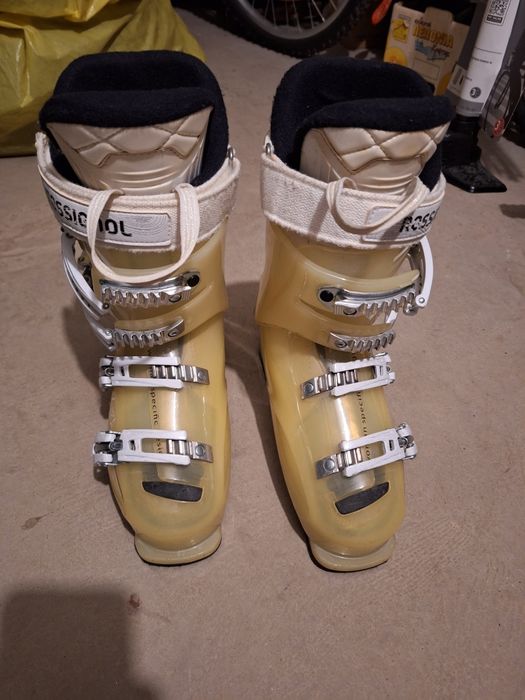 Ски с автомати и обувки Rossignol