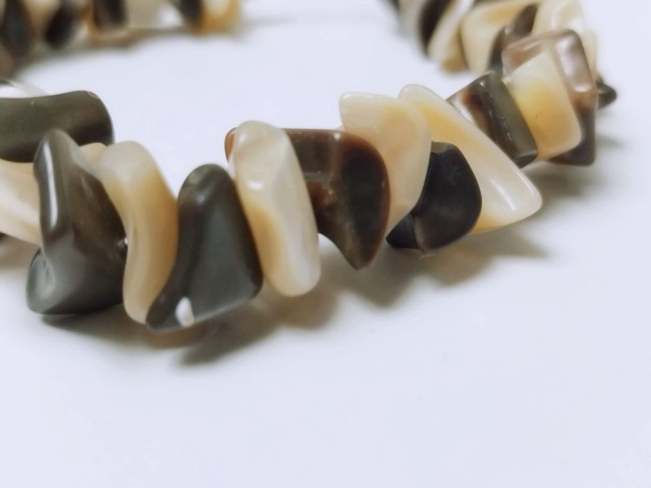 Bratara din scoici naturale cu inchizatoare si zale din argint de 925