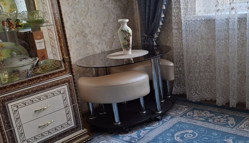 Журнальный стол с пуфиками Турция