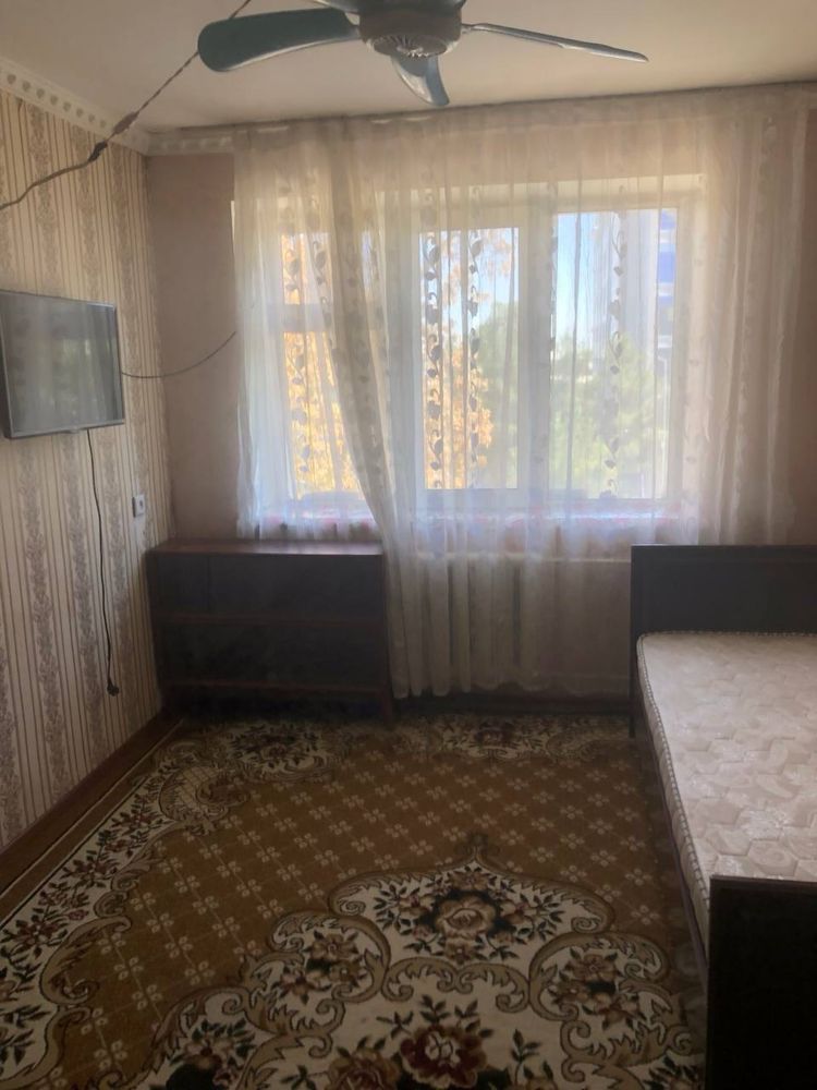 Сдается в аренду 1 ком квартира на 4 этаже Азиз базар