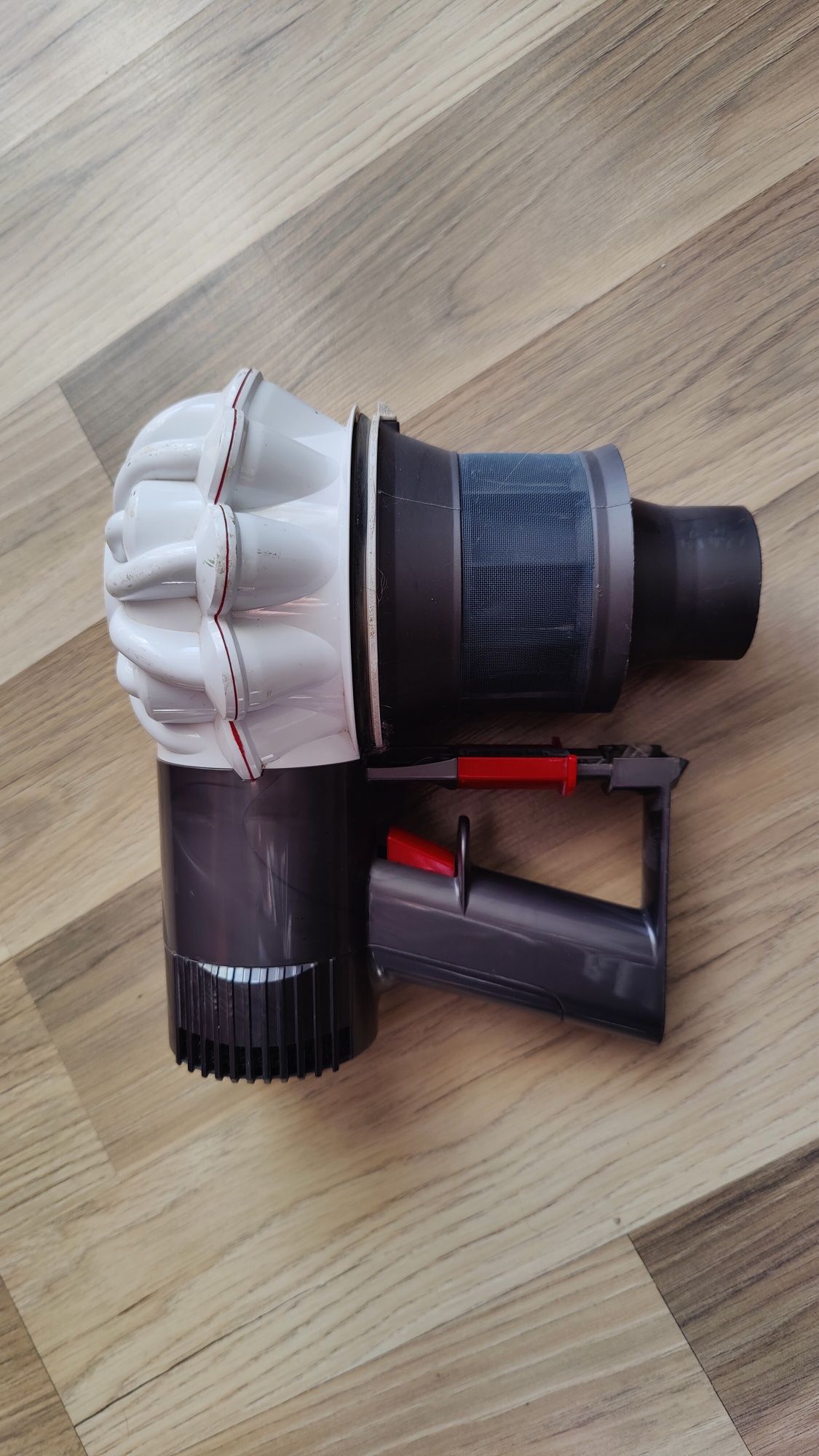 Dyson DC62 прахосмукачка