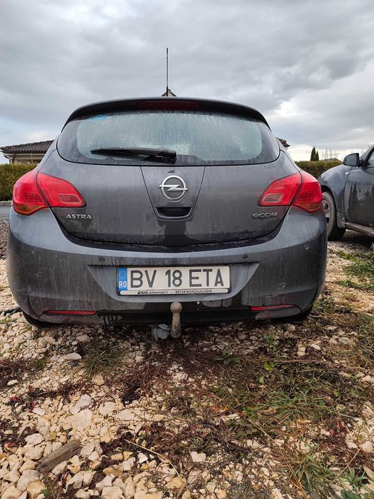 Opel Astra J 2010, 1.4 benzina + GPL