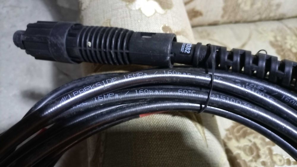 Водоструйка Керхер с удължителен маркуч