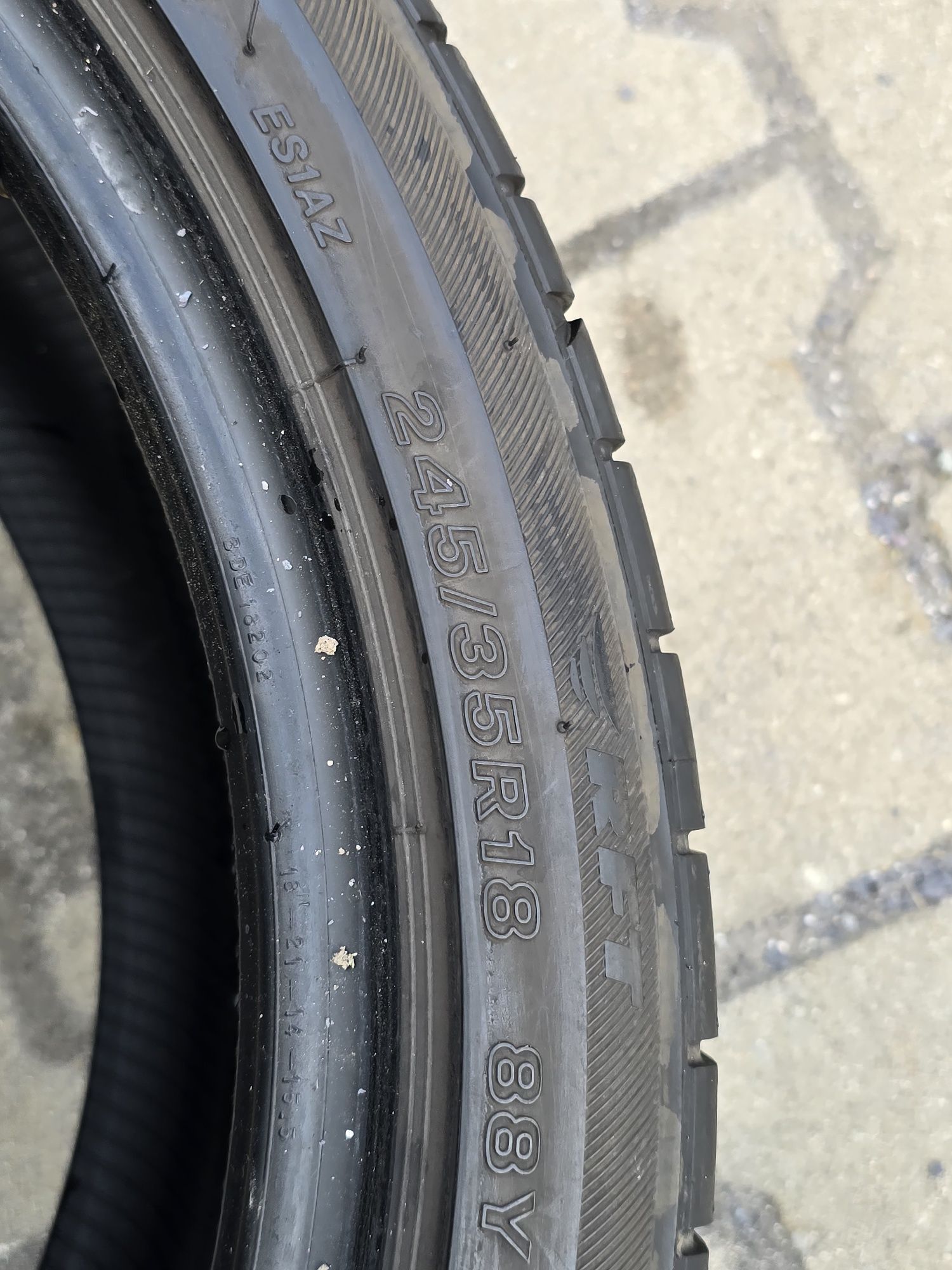 245 35 18 Bridgestone