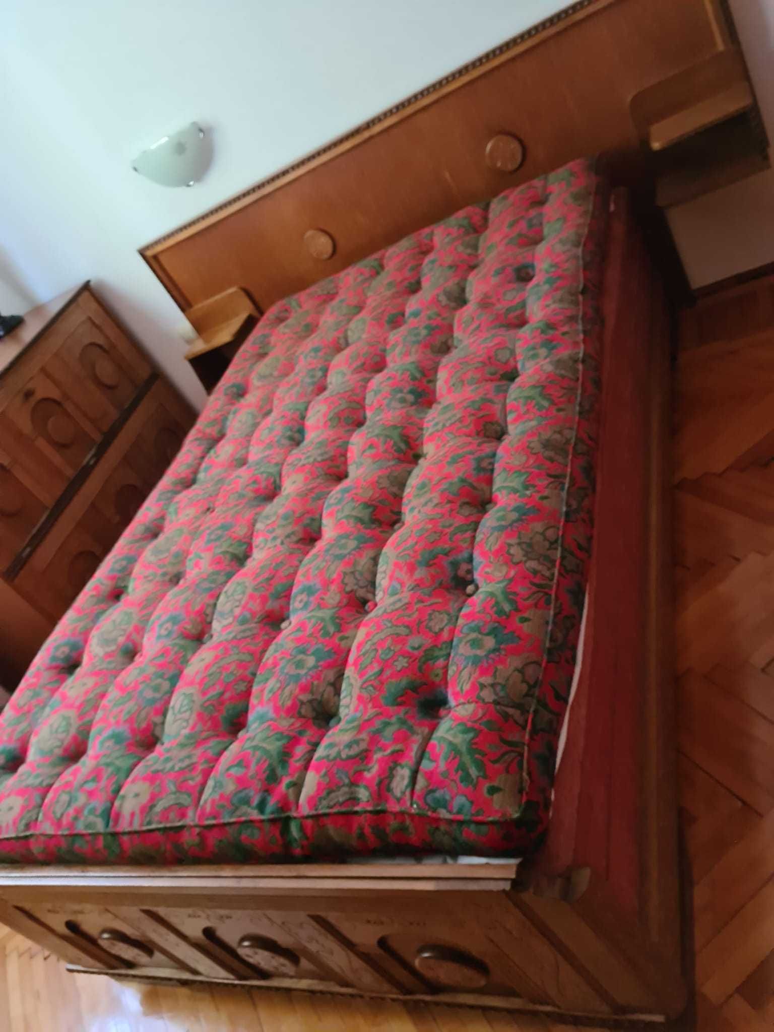 mobilier clasic dormitor si biblioteca lucrate manual