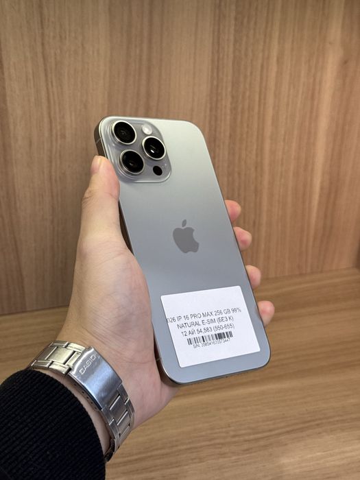 iPhone 15 pro max 256 gb E-sim